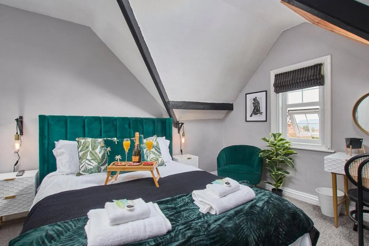 Georgian Gem Of Robin Hoods Bay - Hot-tub - Pets