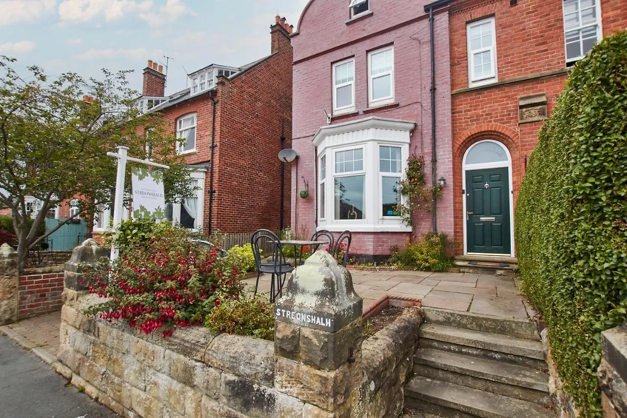 Georgian Gem Of Robin Hoods Bay - Hot-tub - Pets ロビン・フッズ・ベイ