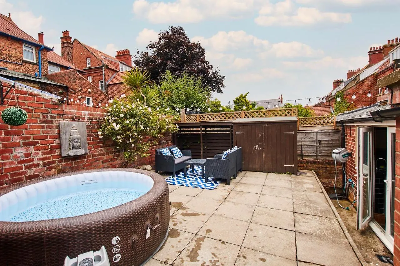 別荘 Georgian Gem Of Robin Hoods Bay - Hot-tub - Pets *