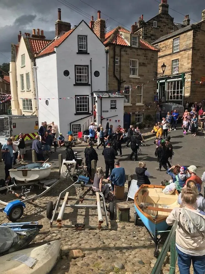 Darnholm Robin Hood's Bay
