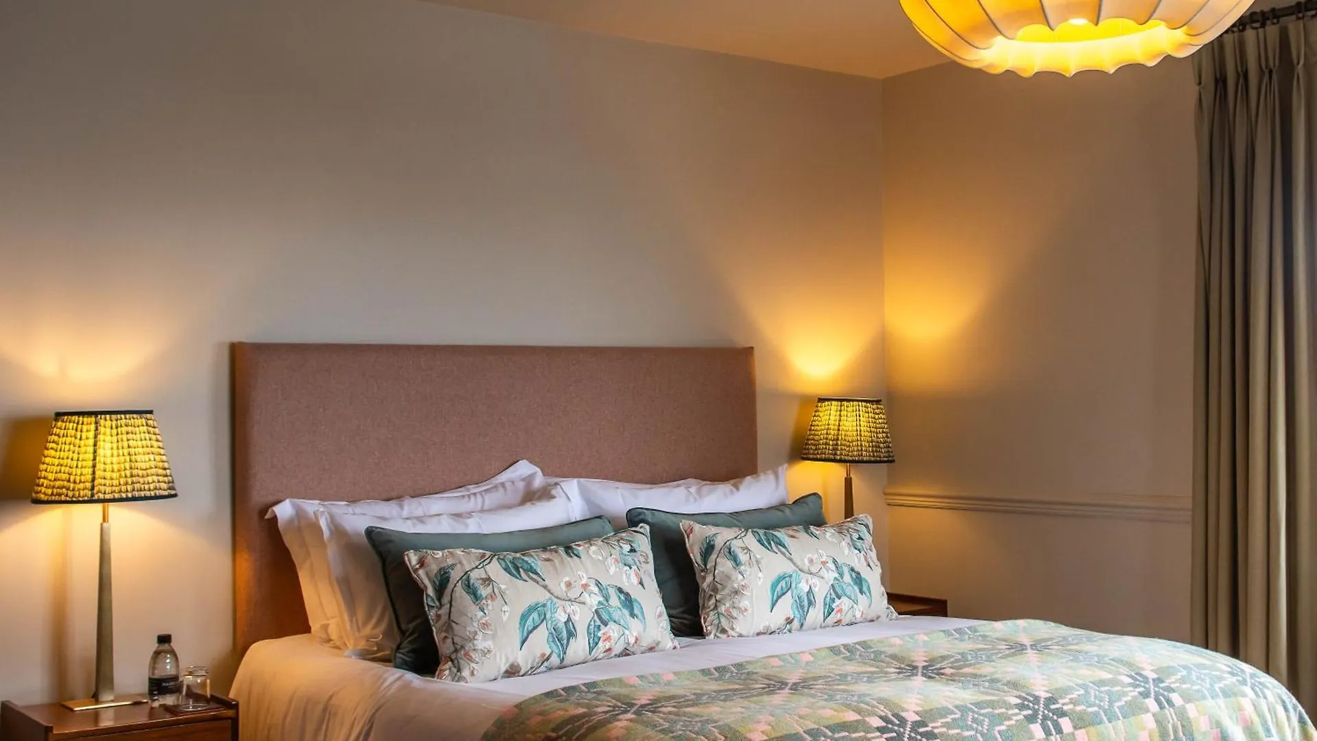 Victoria Hotell 4*