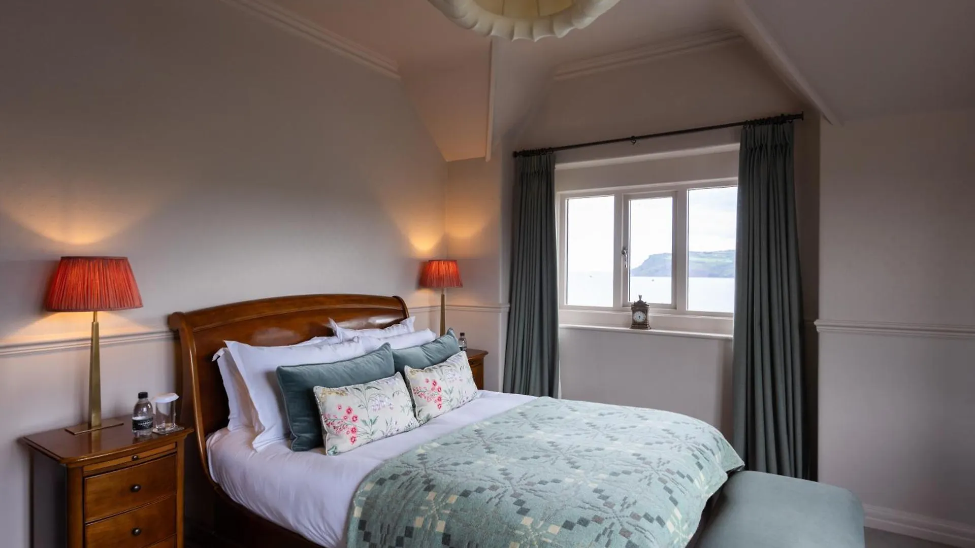 Victoria Hotell 4*