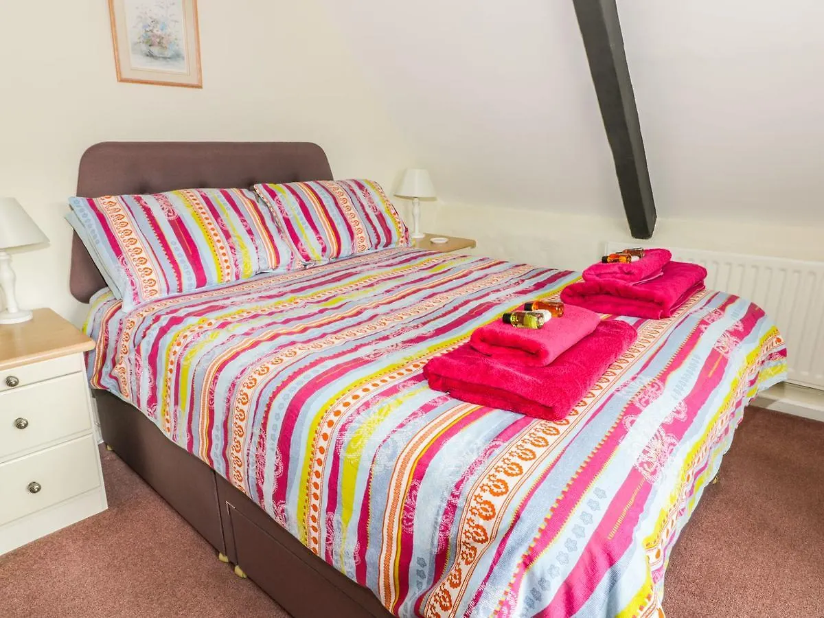 Holiday home Lyndale *