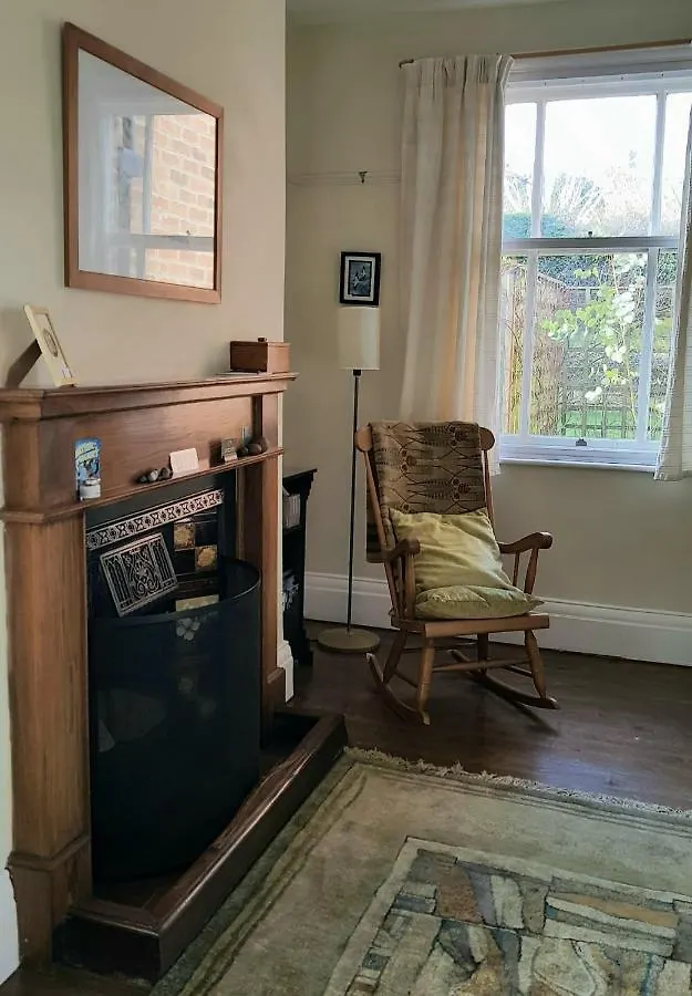 Holiday home Alpha - 2 Bedrooms, Walk To Beach