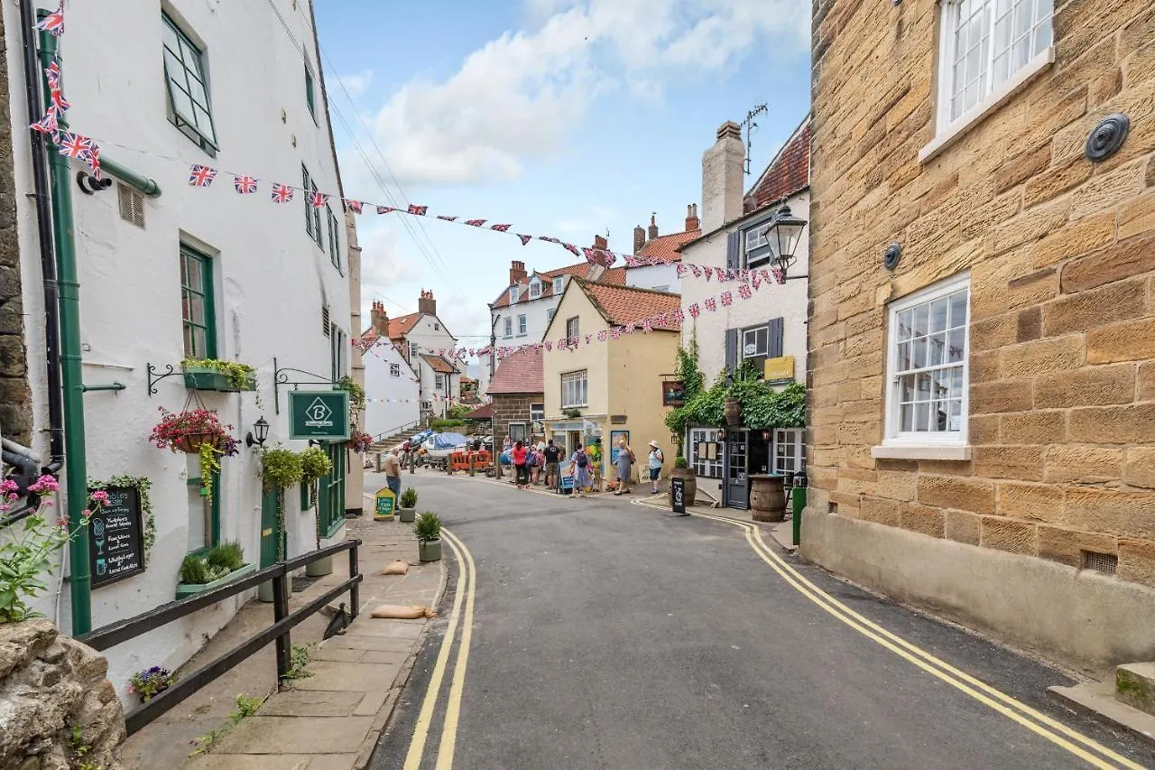 Brincliffe Robin Hood's Bay