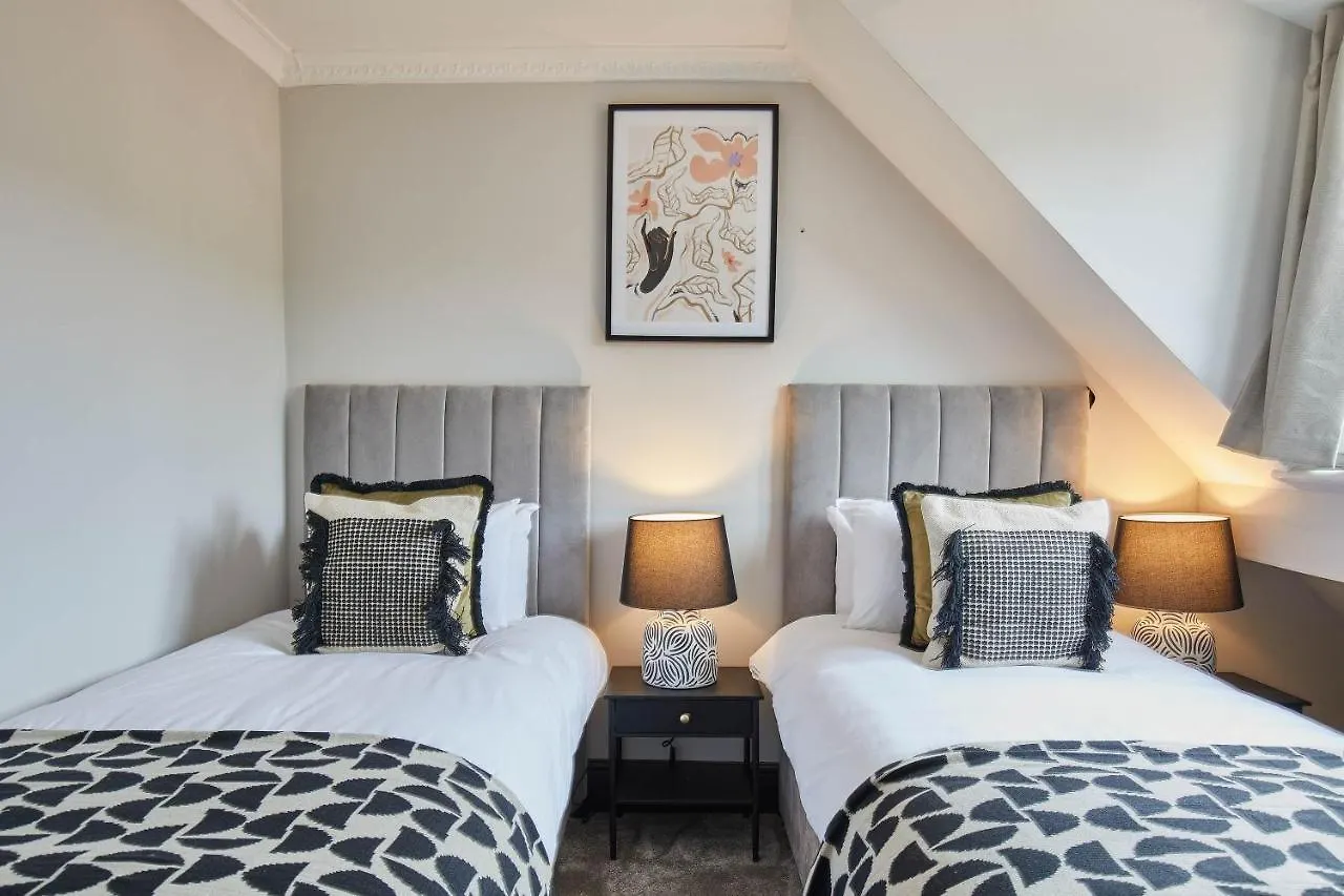 Host & - Raven House Holiday home Robin Hood's Bay