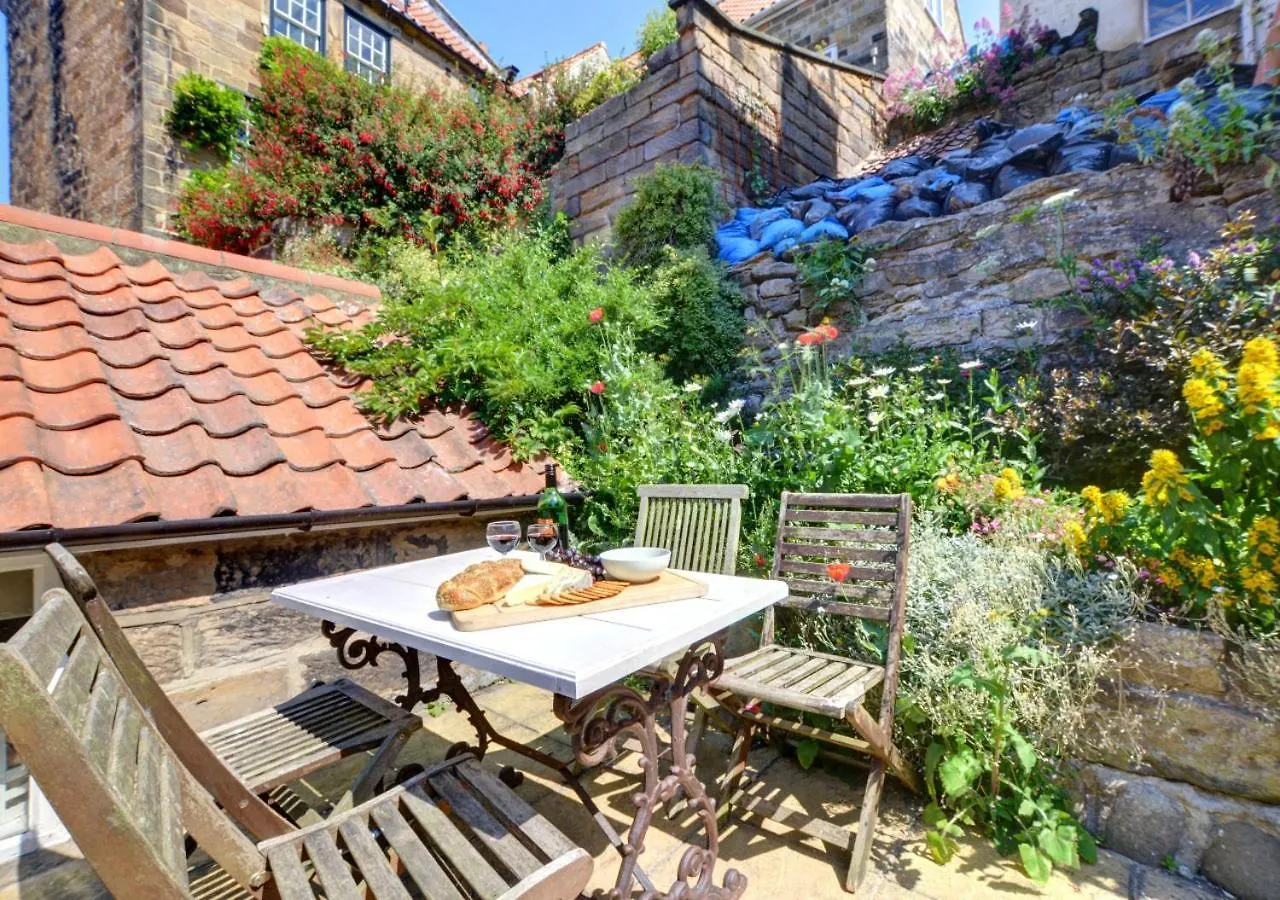 Meadowcroft * Robin Hood's Bay