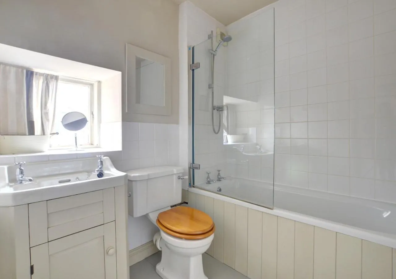 Holiday home Holmlea *