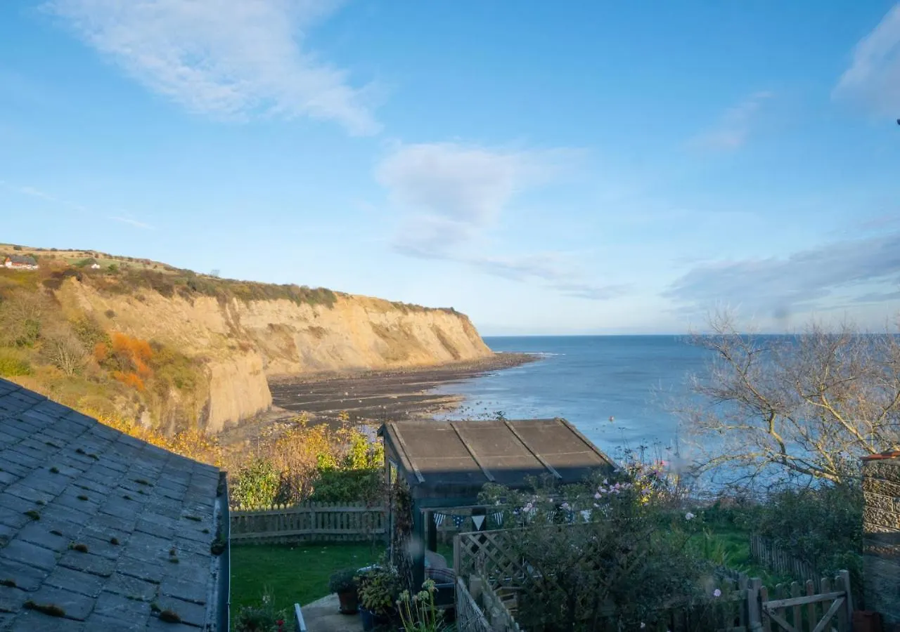 Holiday home Holmlea