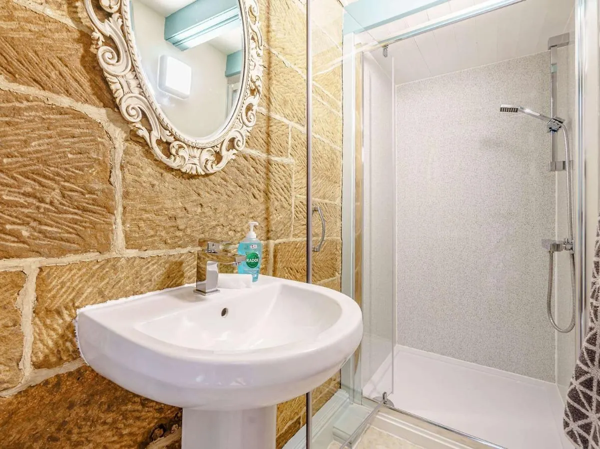 Prázdninový dům 3 Bed In Robin Hoods Bay 89568 *