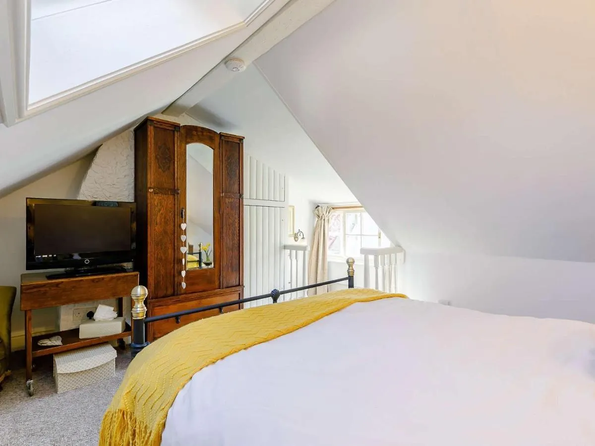 2 Bed In Robin Hoods Bay 87059 *