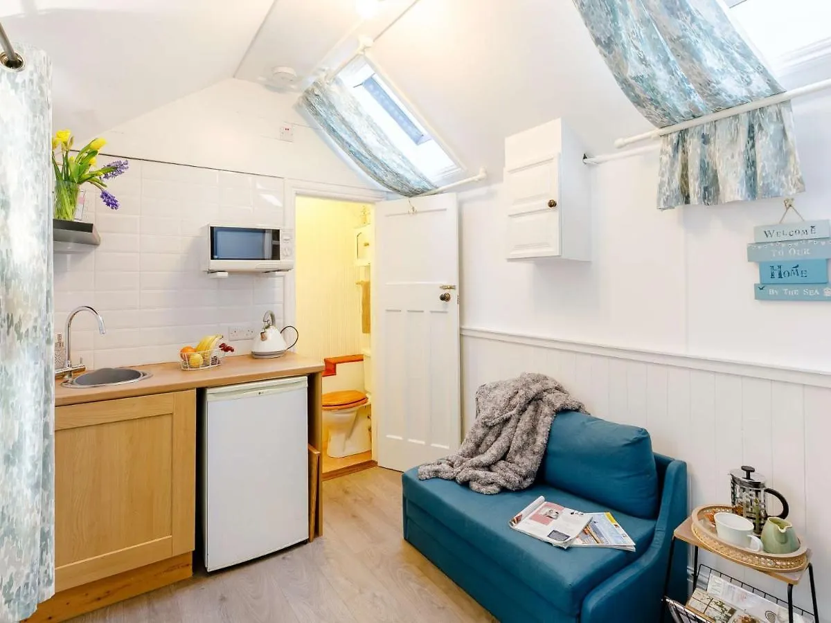 2 Bed In Robin Hoods Bay 87059 Holiday home *