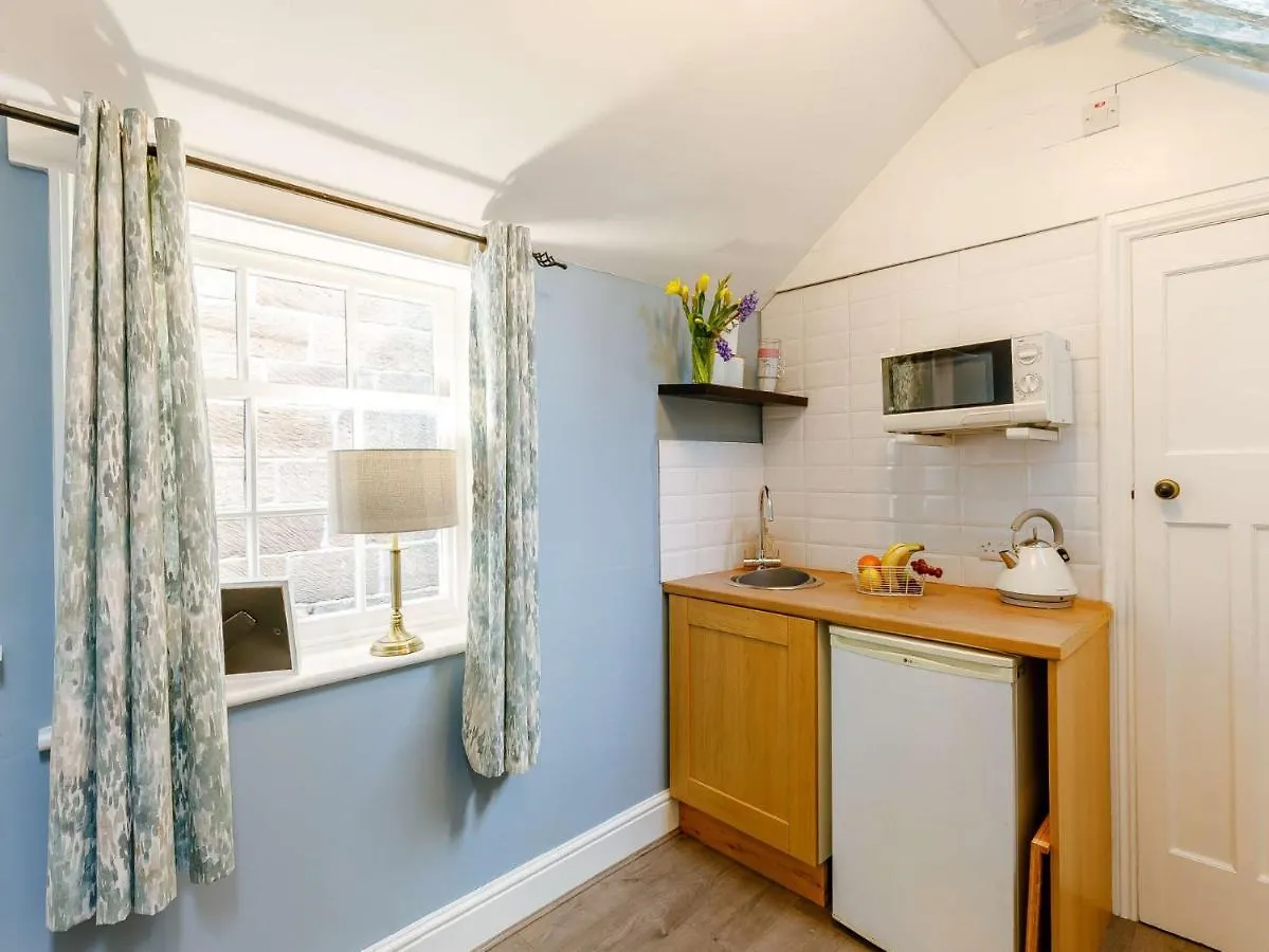 2 Bed In Robin Hoods Bay 87059