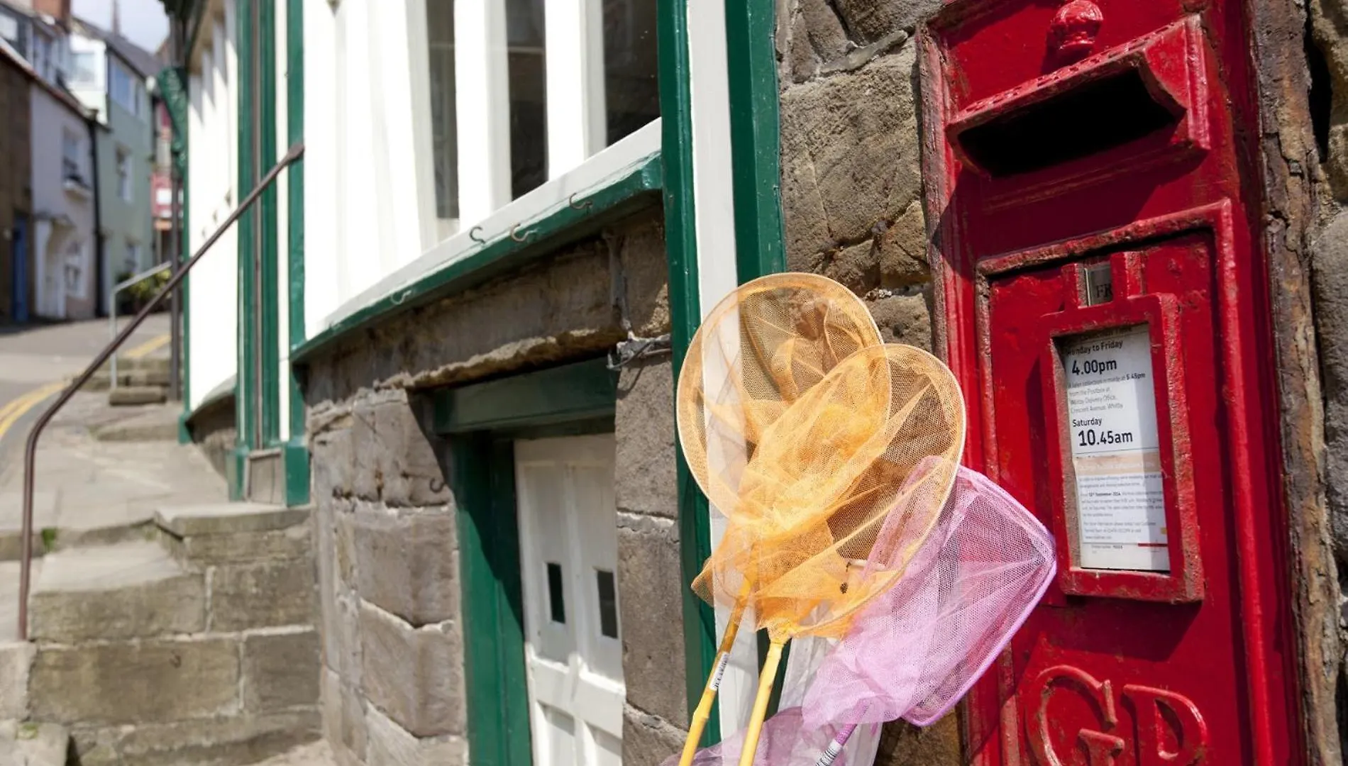 4 Bed In Robin Hoods Bay G0003 *