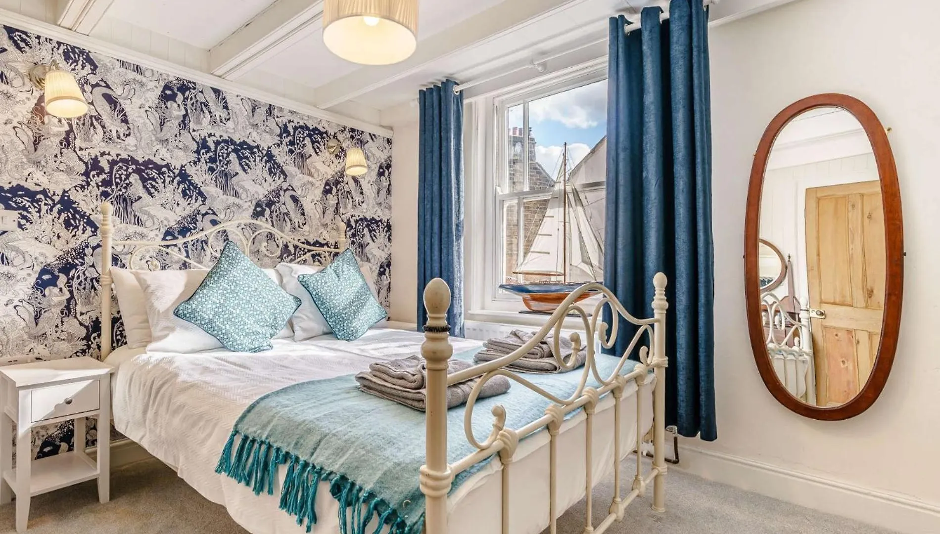 3 Bed In Robin Hoods Bay 89568 *
