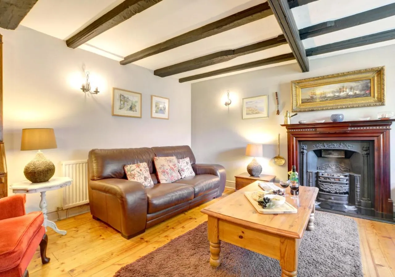 Meadowcroft * Robin Hood's Bay