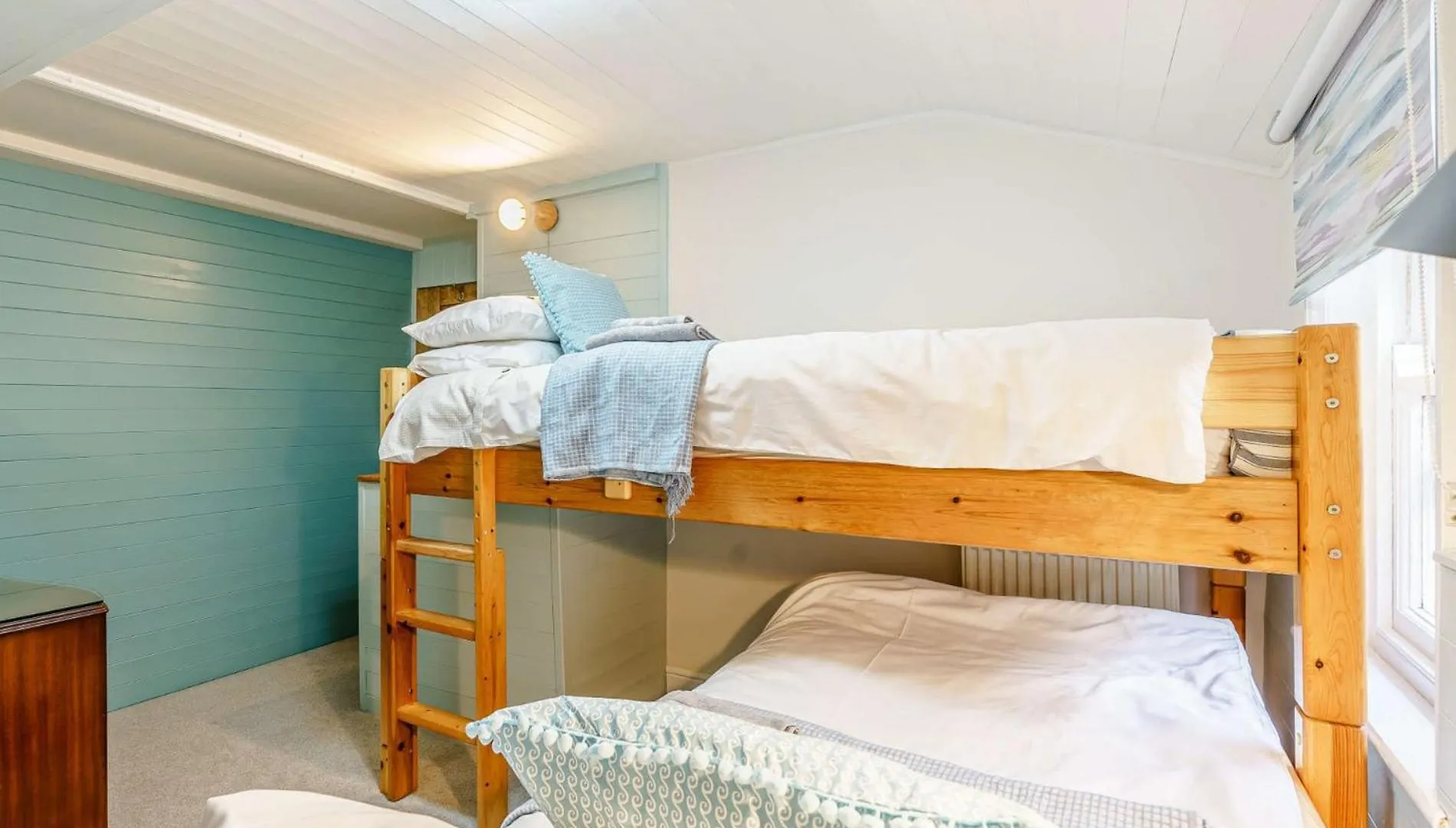 3 Bed In Robin Hoods Bay 89568 Holiday home