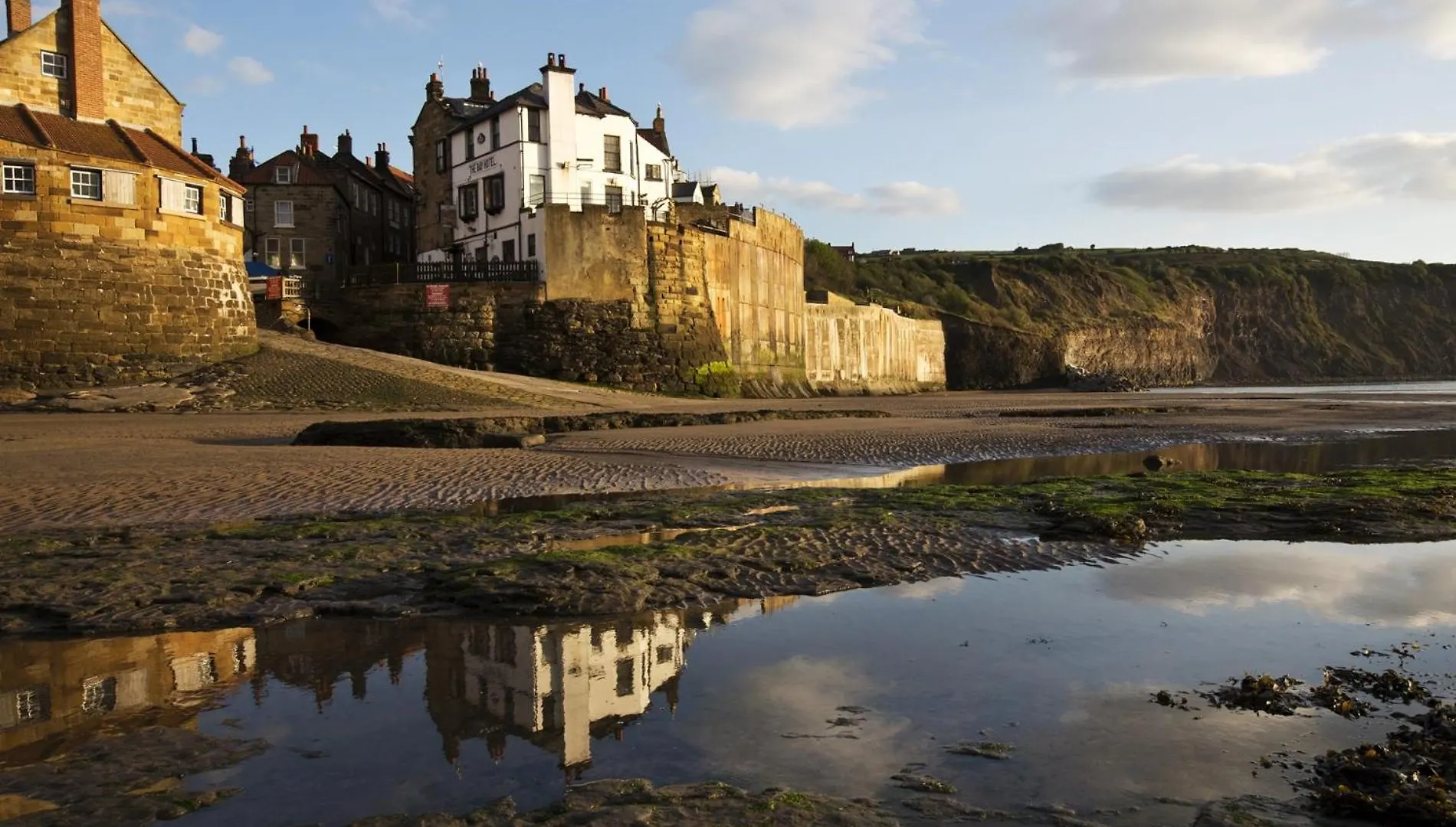 2 Bed In Robin Hoods Bay G0085 * Robin Hood's Bay