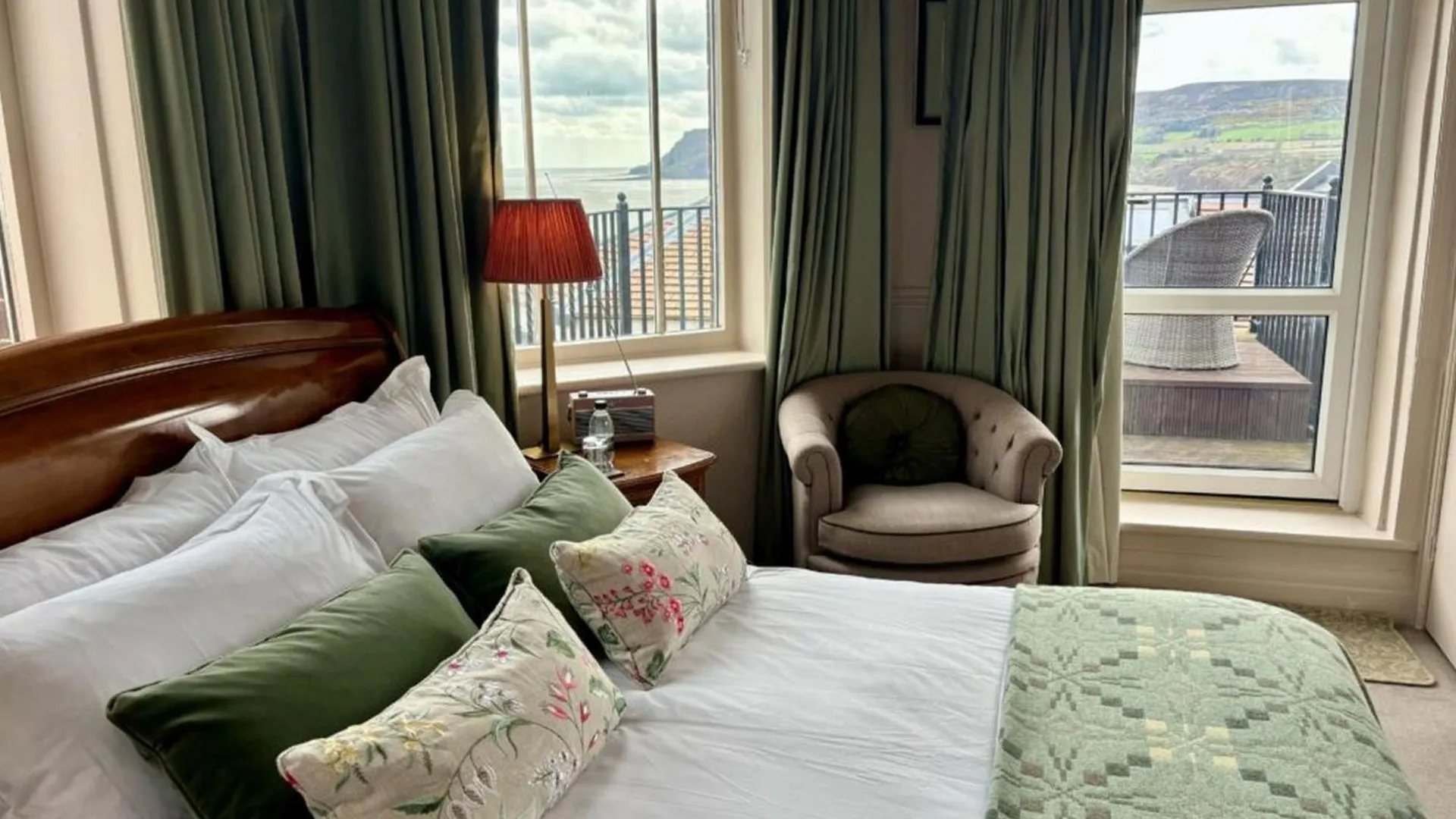Victoria 4*