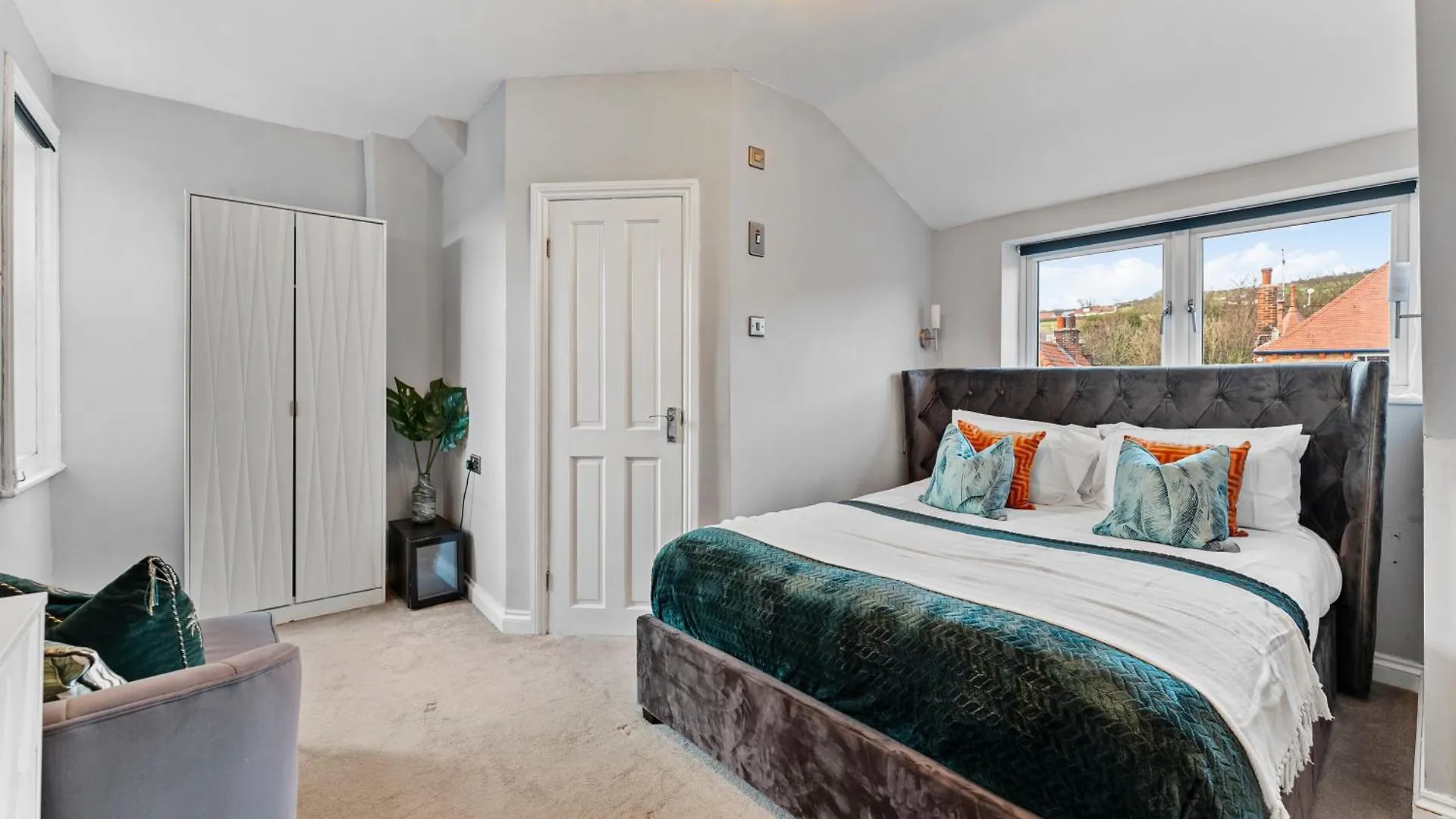 Georgian Gem Of Robin Hoods Bay - Hot-Tub - Pets Holiday home Robin Hood's Bay