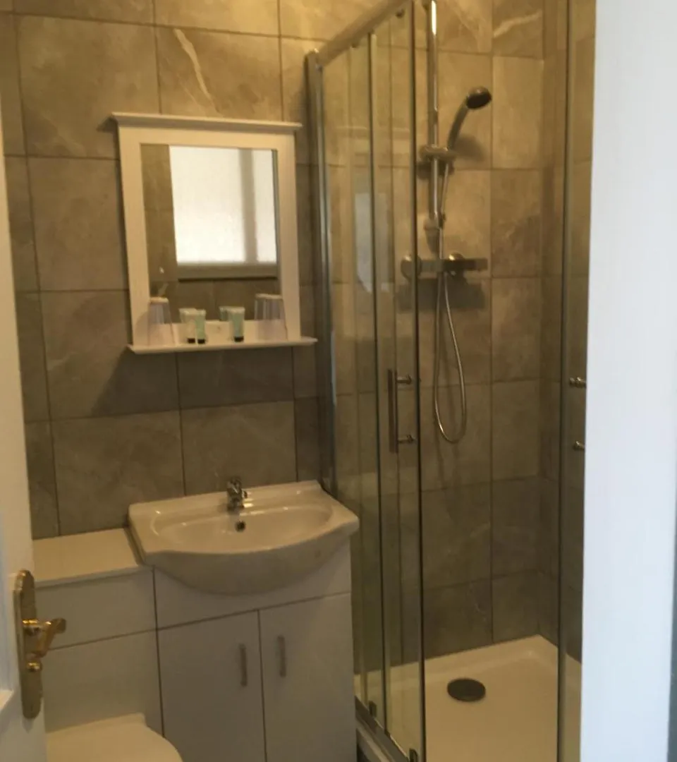 Grosvenor Hotel 3*