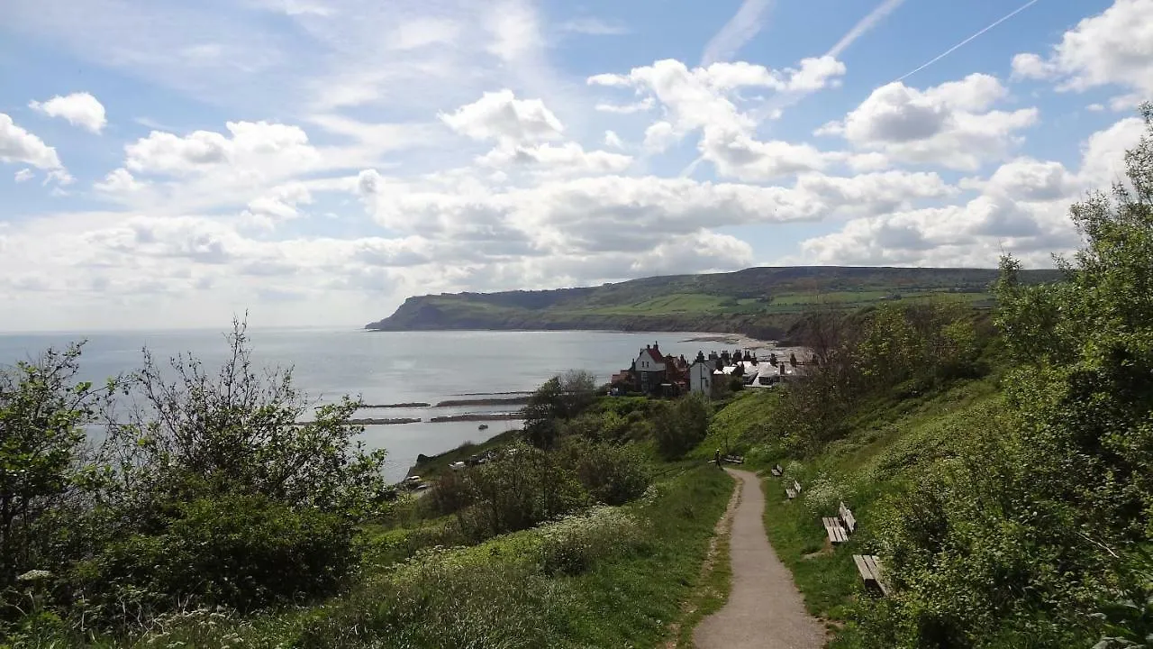 Holiday home Alpha - 2 Bedrooms, Walk To Beach