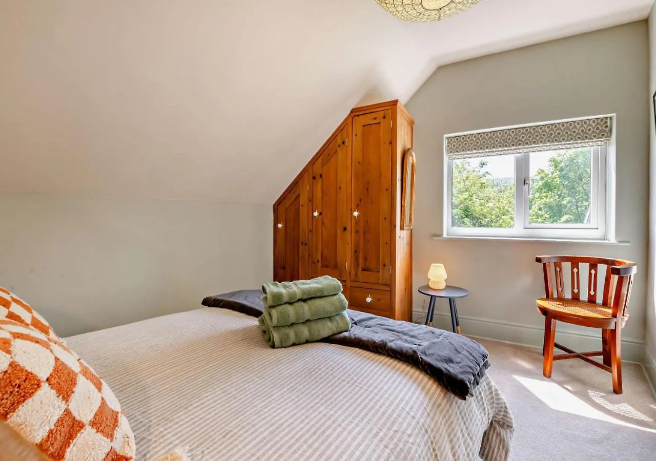 Inglenook - Fylingthorpe *