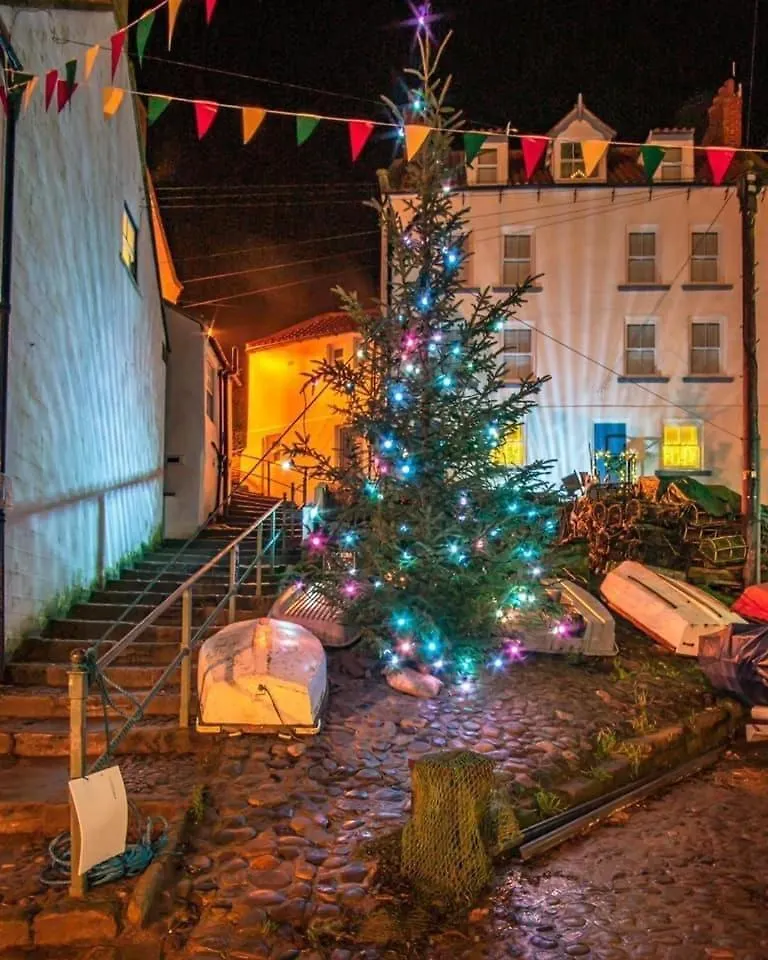 The Hideaway,robin Hoods Bay, Perfect For Two! *